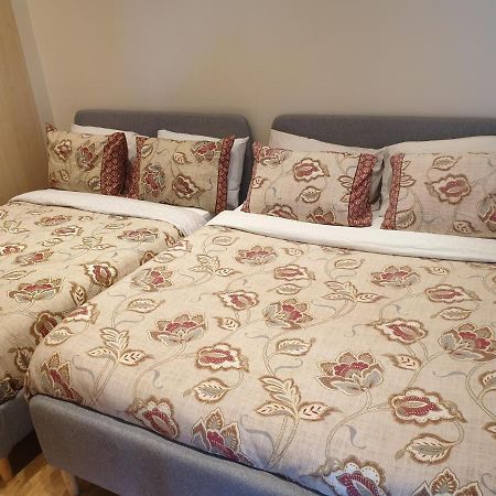 London Luxury Apartments 1Min Walk From Underground, With Free Parking Free Wifi Eksteriør billede