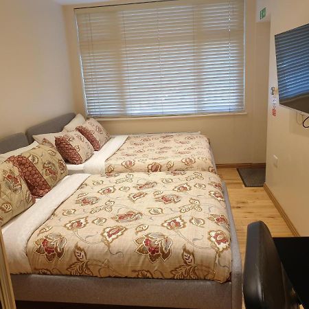 London Luxury Apartments 1Min Walk From Underground, With Free Parking Free Wifi Eksteriør billede